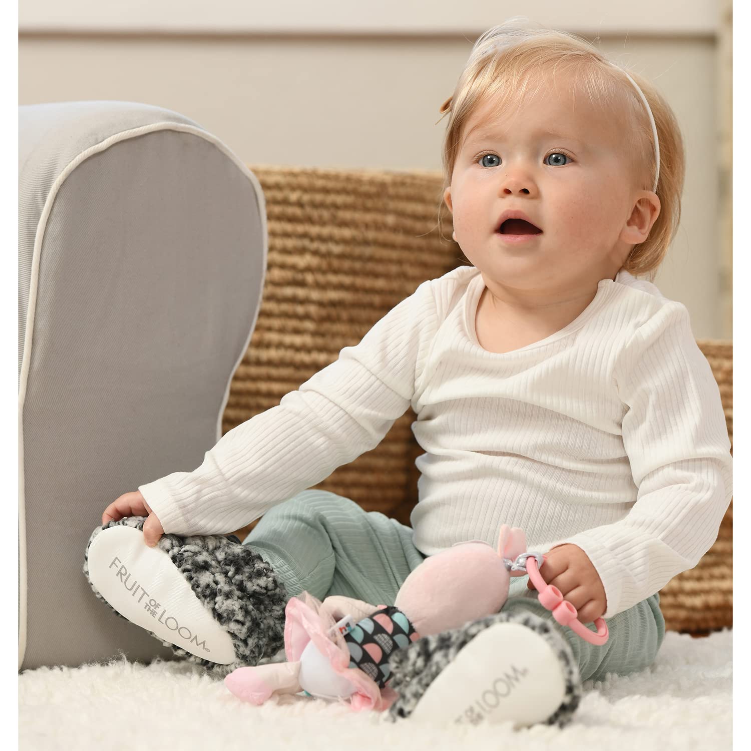 Fruit of the Loom Cozy Thermal Wrap Booties with Non-Skids for Baby Girls, Boys, Unisex